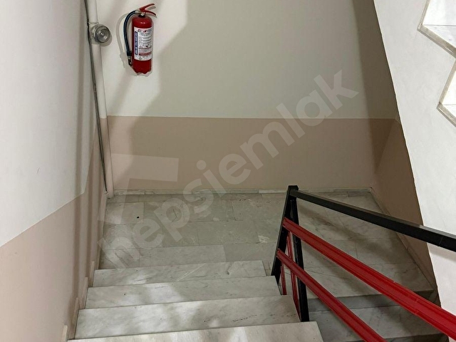 OLCAYTODAN BAYRAKLIDA SİTE İÇERİSİNDE,ASANSÖRLÜ 3+1 - Görsel 23