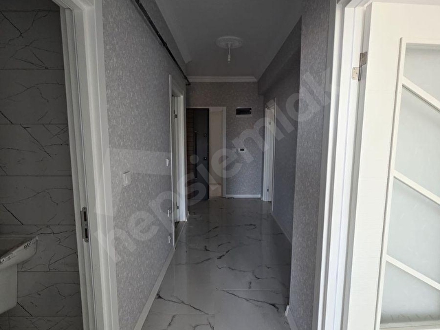 ŞEHRİN MERKEZİNDE BENGİLER CADDESİNDE SIFIR SATILIK 2+1 DİRELER - Görsel 10