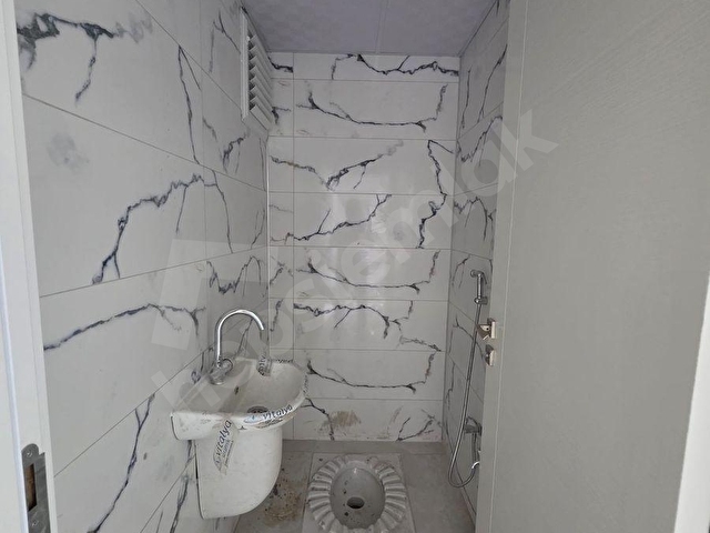 ŞEHRİN MERKEZİNDE BENGİLER CADDESİNDE SIFIR SATILIK 2+1 DİRELER - Görsel 21