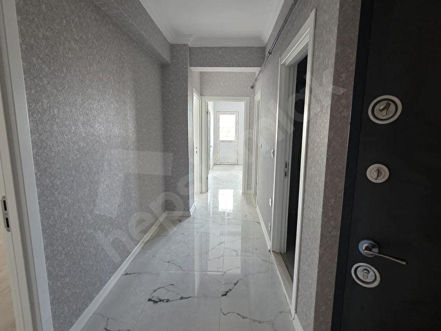 ŞEHRİN MERKEZİNDE BENGİLER CADDESİNDE SIFIR SATILIK 2+1 DİRELER - Görsel 14