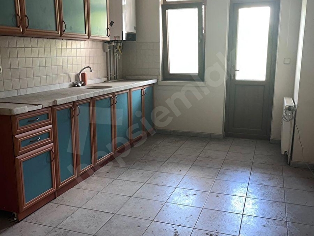 ÇİÇEKTEN BALGAT CEYHUN ATUF KANSU CADDESİNDE 1.KAT ÖN CEPHE KİLERLİ GENİŞ 3+1 - Görsel 11
