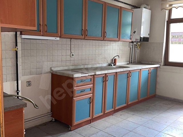 ÇİÇEKTEN BALGAT CEYHUN ATUF KANSU CADDESİNDE 1.KAT ÖN CEPHE KİLERLİ GENİŞ 3+1 - Görsel 14