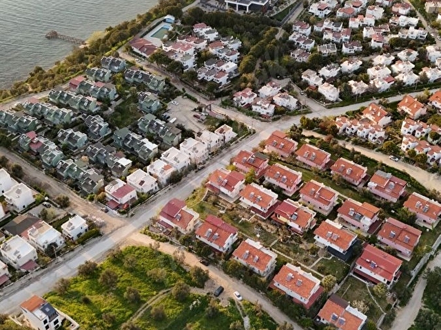 BALIKESİR BURHANİYE PELİTKÖYDE DENİZE 268 M  3 KAT İZİNLİ ARSA - Görsel 2