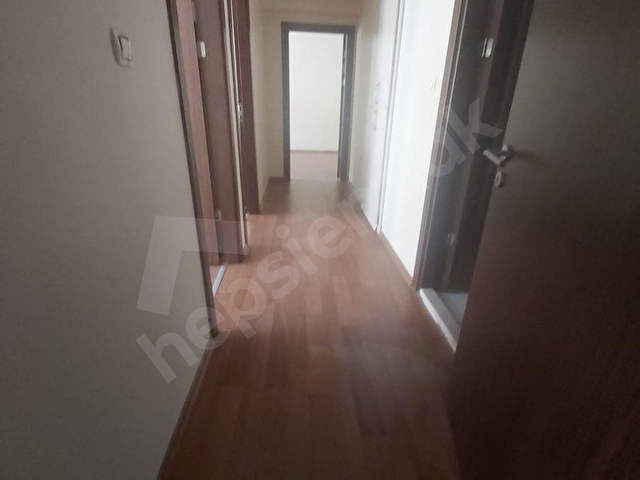 KUZEYKENTTE AKADEMİ SİTESİNDE ARAKAT BAKIMLI 4+1 DAİRE - Görsel 21