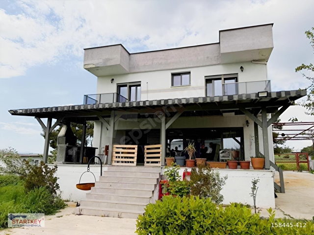 Buca Karacaagacta 1375 m2Arsa İcinde 4+1 Havuzlu Lüx Villa