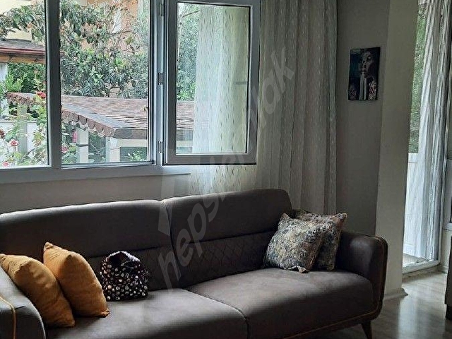 CANDARLI MERKEZDE, YAMANDAN 1+1 BAHÇELİ EŞYALI KİRALIK DAİRE - Görsel 8