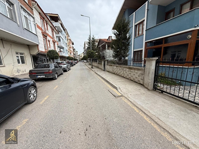 ÇARŞI MERKEZDE MUTFAK AYRI ARAKAT 2+1 UYGUN DAİRE