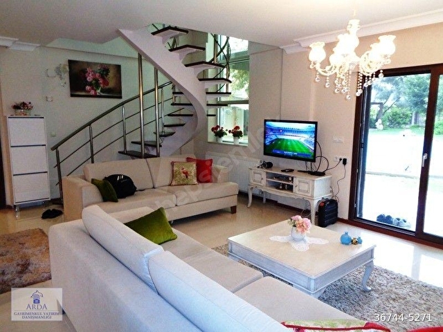 ALAÇATI GÖBENEDE SATILIK BUTİK HAVUZLU SİTEDE  TEK MÜSTAKİL 3+1 LÜX VİLLA - Görsel 19