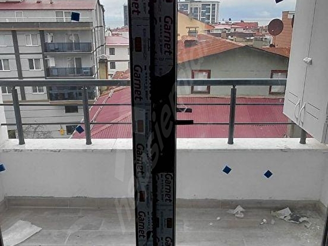 DENİZ MANZARALI SIFIR 1+1 DAİRE DOĞALGAZLI 70 METREKARE 3.KAT BALKONLU TEYYARTEDÜZÜ MAH 454 EMLAKTAN - Görsel 4