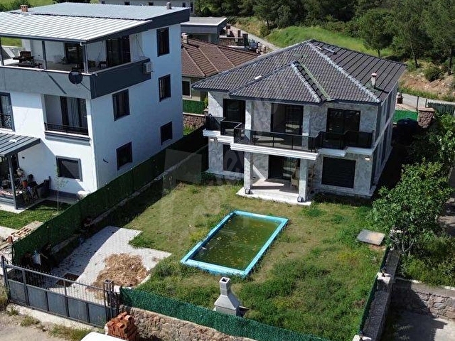 Yakaköyde Muhteşem Havuzlu Villa - Görsel 2