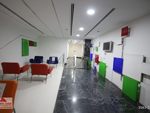 ŞİŞLİ MERKEZDE, HAZIR BÖLMELİ 750 m² DÜZ GİRİŞ KİRALIK İŞYERİ - Görsel 3