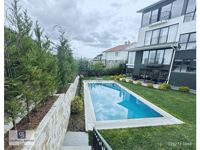 ÖZEL HAVUZLU KÖŞE PARSEL GENİŞ BAHÇELİ PRESTİJLİ SİTEDE VİLLA - Görsel 13