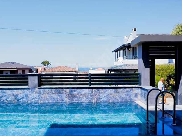 Çeşmede plaja 150 m tek müstakil havuzlu villa SALİH DERLİ - Görsel 10