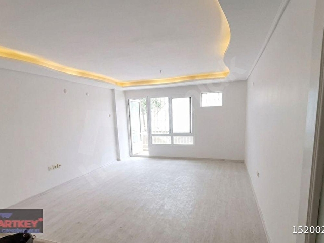 Karşıyaka Nergiz Sevgi Yolu Üstü Tadilatlı Bahçeli Satılık 2+1 - Görsel 6