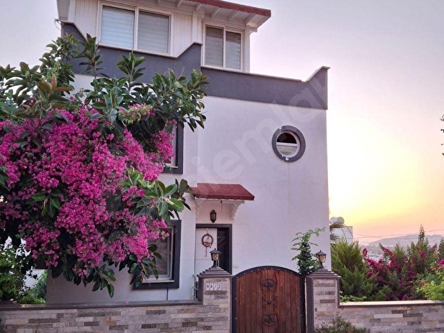 Bodrum Turgutreiste satılık üst kat tripleks