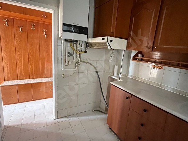 ŞEFKAT MAH. 3+1 GENİŞ FERAH DAİRE - Görsel 7