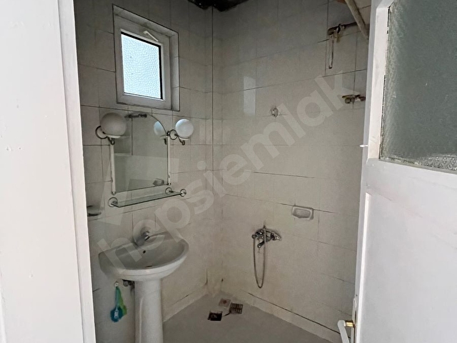 ŞEFKAT MAH. 3+1 GENİŞ FERAH DAİRE - Görsel 9