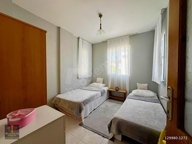 BAŞOĞLUNDAN KARABURUNDA FULL EŞYALI BAHÇELİ TERASLI 4+1 VİLLA - Görsel 29