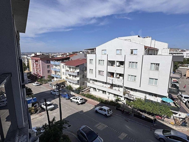 Merkezi Konumda, Ulaşım Sorunsuz Fırsat Kapalı Mutfak 2+1 Daire - Görsel 13