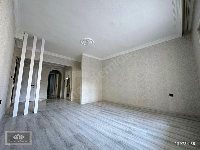 UFUKTEPE MAHALLESİNDE LÜX YAPILI 2+1 SATILIK DAİRE - Görsel 2
