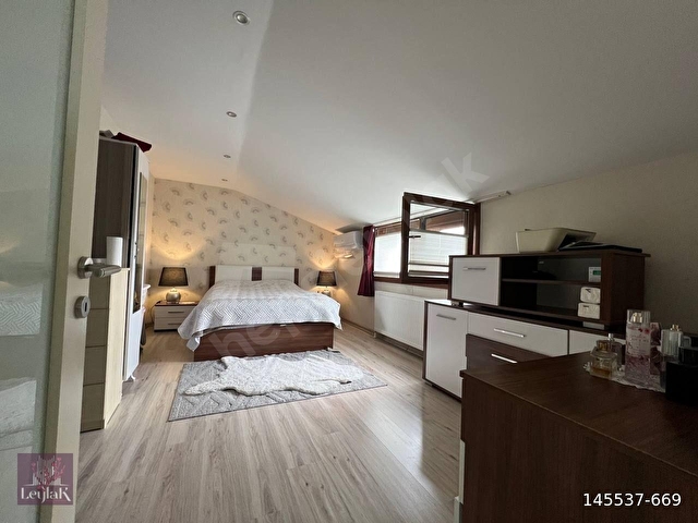 BÜYÜKÇEKMECEDE DENİZ VE GÖL MANZARALI LÜKS 4+2 DUBLEKS DAİRE - Görsel 7
