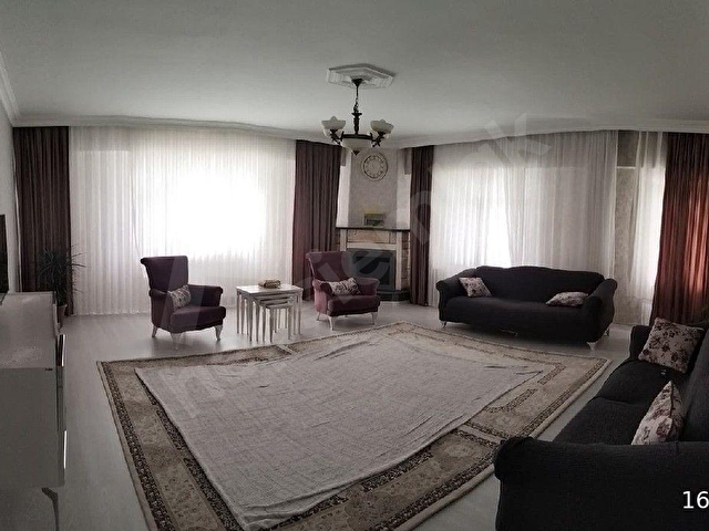 DİCLEKENT ,DÜNYA KAVŞAĞI KAVŞAĞI CİVARI ,GÜZEL KONUMDA ,3+1 TEMİZ ORTA KAT DAİRE