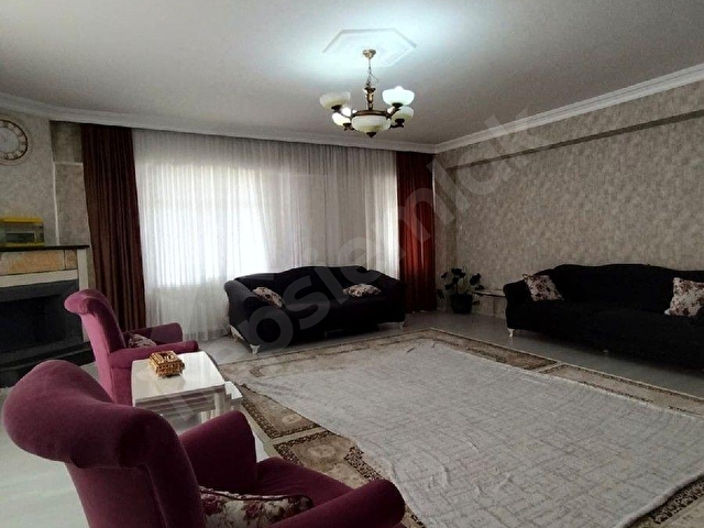 DİCLEKENT ,DÜNYA KAVŞAĞI KAVŞAĞI CİVARI ,GÜZEL KONUMDA ,3+1 TEMİZ ORTA KAT DAİRE - Görsel 6