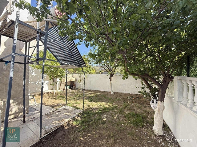 Urla Atatürk Mahallesi nde Kiralık 3+1 Villa - Görsel 12