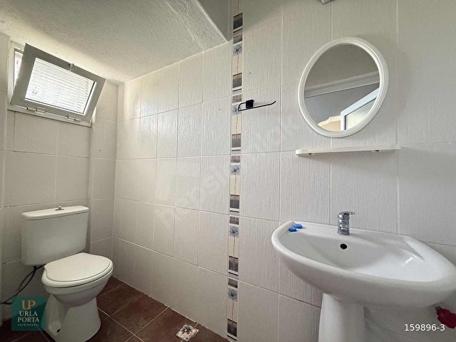 Urla Atatürk Mahallesi nde Kiralık 3+1 Villa - Görsel 16