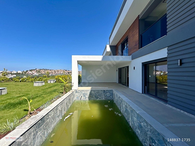 KUŞADASINDA DENIZ MANZARALI SATILIK VILLA - Görsel 11