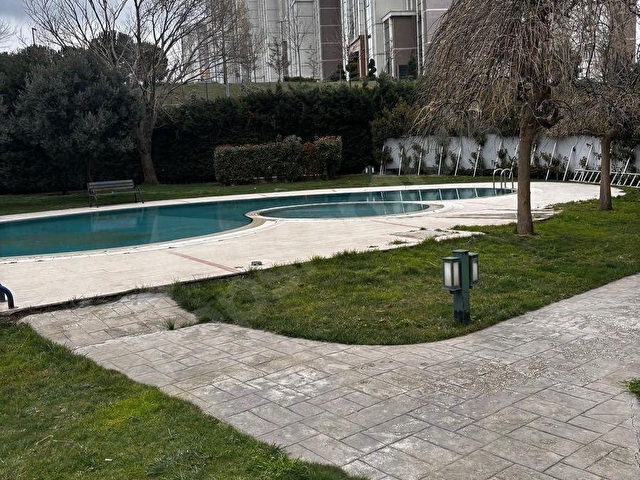 BAHÇEŞEHİR UPHİLL COURT NET 88M HAVUZ PEYZAJ MANZARALI 2+1 - Görsel 3