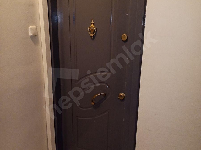 TAKSİM  İSTİKLAL CADDESİ PARALELİ KURABİYE SOKAKTA İKİ ODALI ÇİFT BANYOLU İKİ GİRİŞLİ KİRALIK OFİS - Görsel 15