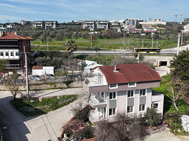 MUDANYA ÇAĞRIŞANDA MERKEZİ KONUMDA 425 m² TRİPLEX VİLLA