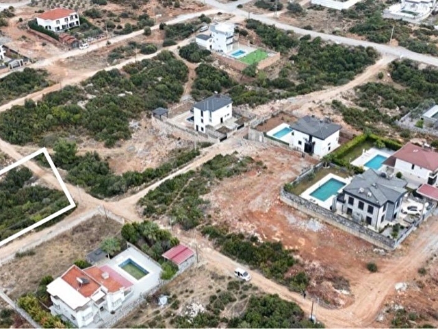 DİDİMDE SAHİBİNDEN SATILIK 700 M2 VİLLA İMARLI KÖŞE PARSEL ARSA