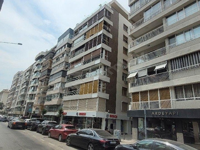 fırsat alsancak gündoğdu meydanında tadilatlı 4+1 kira getirisi yüksek yatırımlık daire - Görsel 4