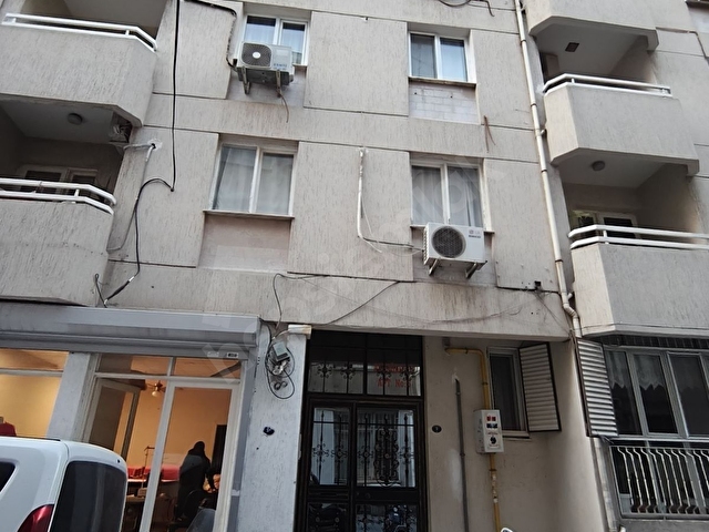 Karşıyaka merkezinde Adliye yakını satılık 3+1
