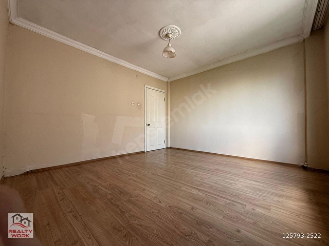 MARMARAYIN DİBİNDE KAÇIRILMAYACAK YATIRIMLIK FIRSAT 2+1 DAİRE - Görsel 14