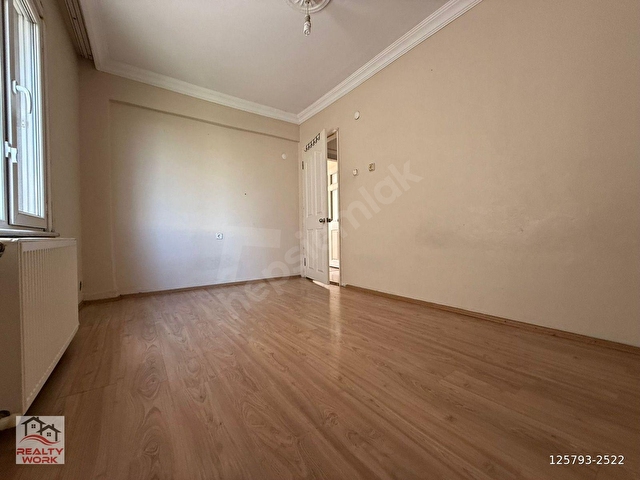 MARMARAYIN DİBİNDE KAÇIRILMAYACAK YATIRIMLIK FIRSAT 2+1 DAİRE - Görsel 17
