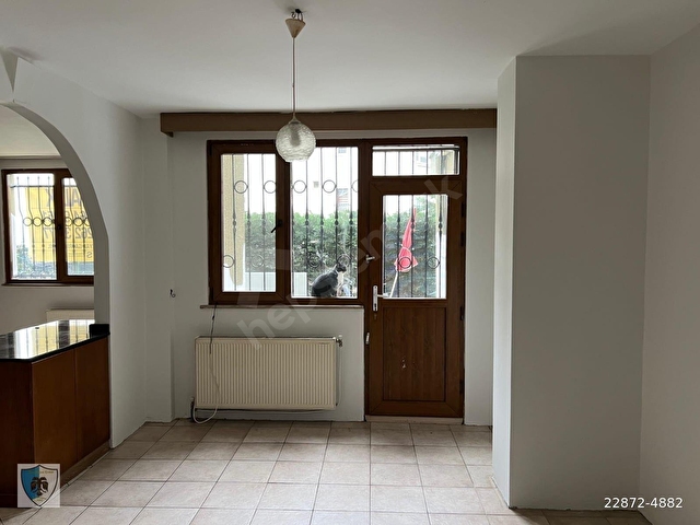 TARABYA  SANATÇILAR SİTESİNDE 3+1 170 METREKARE  BAKIMLI KİRALIK BAHÇE KATI - Görsel 12