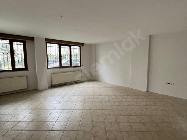 TARABYA  SANATÇILAR SİTESİNDE 3+1 170 METREKARE  BAKIMLI KİRALIK BAHÇE KATI - Görsel 8