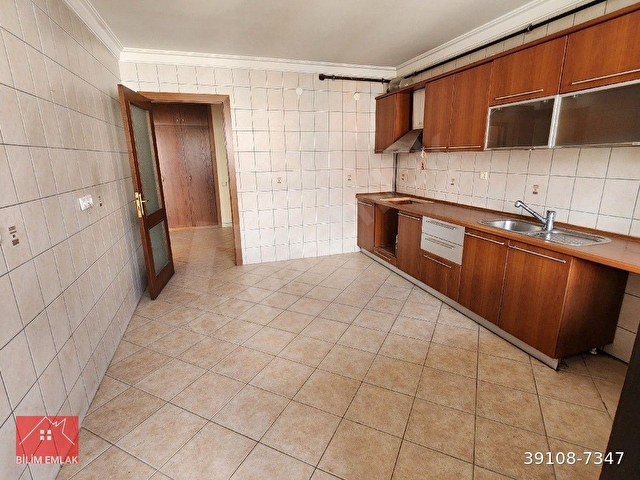 BİRLİK  MERKEZDE 442 SOKAKTA ARA KATTA 4+1, 180 M2 ,ASANSÖRLÜ BOŞ SATILIK DAİRE - Görsel 2