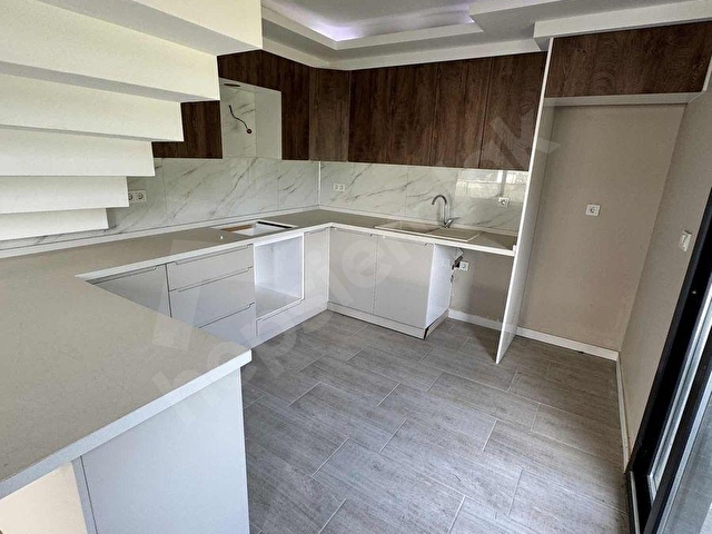 Sığacıkta Köşe Konumlu Loft Çatılı Müstakil 4+1 Lüks Villa - Görsel 27
