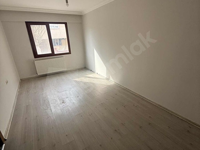 Muradiyede kapalı mutfak ebevyn banyolu geniş 2+1 - Görsel 9