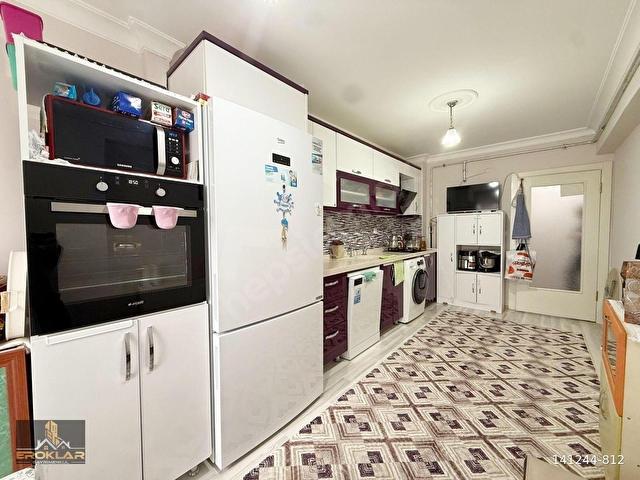 EROKLARDAN CADDE YANI 2.KAT KONUMUNDA ÖN CEPHE ÇİFTBALKON 4+1 - Görsel 4