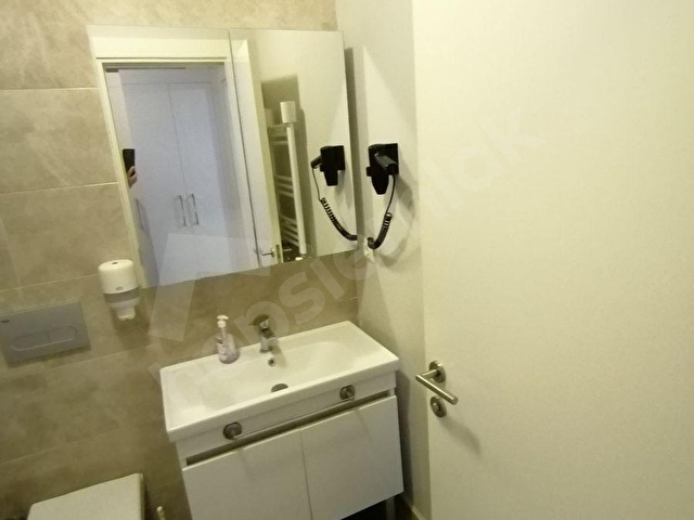 YATIRIMLIK!! ŞANLI EMLAKTAN...ÇINARCIK KORUDA,YENİ BİNADA 1+1 EŞYALI REZİDANS DAİRE - Görsel 22