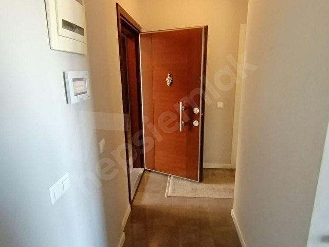 YATIRIMLIK!! ŞANLI EMLAKTAN...ÇINARCIK KORUDA,YENİ BİNADA 1+1 EŞYALI REZİDANS DAİRE - Görsel 25