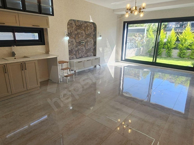 Kusadasi merkezde 4+1 özel havuzlu satilik villa - Görsel 18