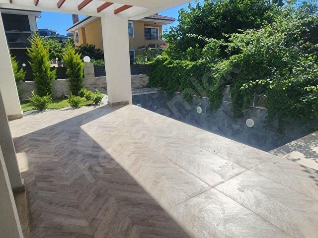 Kusadasi merkezde 4+1 özel havuzlu satilik villa - Görsel 8