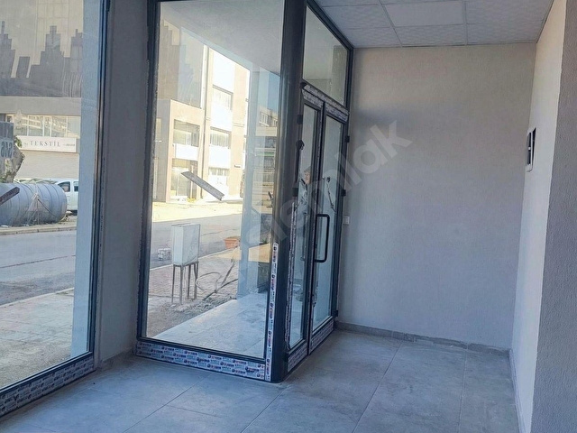ÇİĞLİ GÖBEĞİNDE EGEKENTİN KALBINDE SIFIR KİRALIK DEPOLU DÜKKAN - Görsel 4