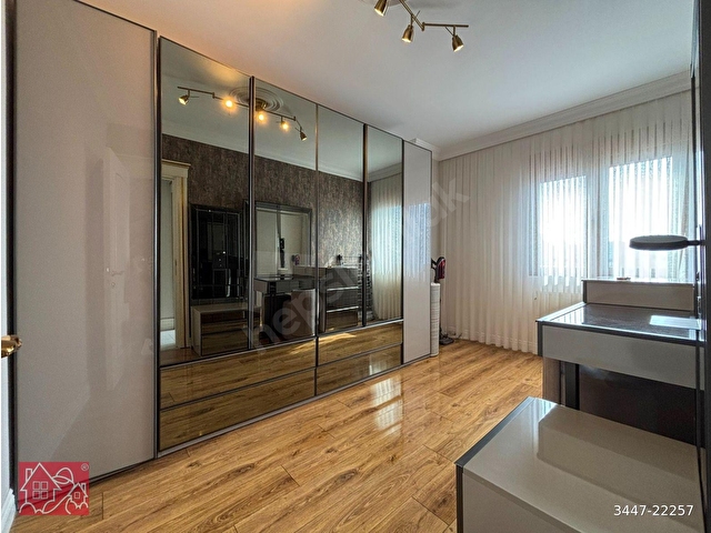 DİRECTTEN ÜSKÜDAR CADDESİNDE, DENİZ MANZARALI, KAPALI OTOPARKLI, ULTRA LÜKS 3+2 DUBLEKS DAİRE!!! - Görsel 6